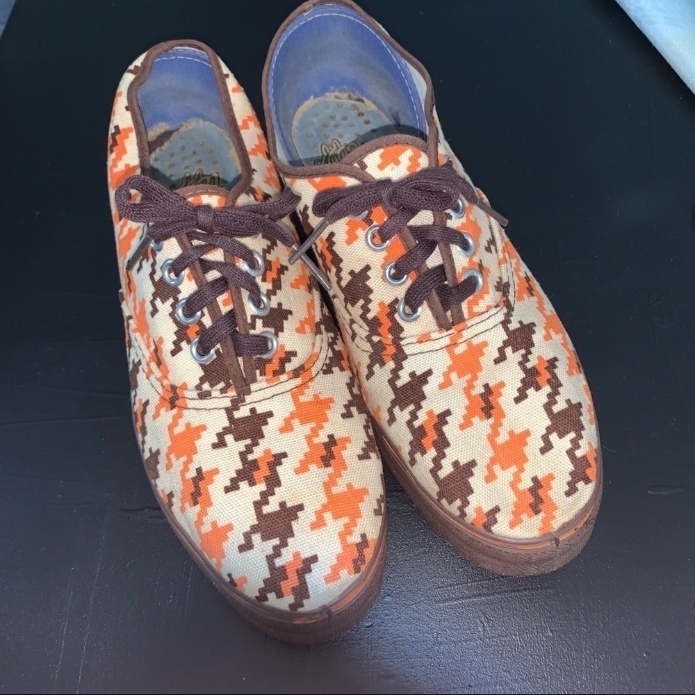 Vintage Tiffs Sneakers, size 7.5